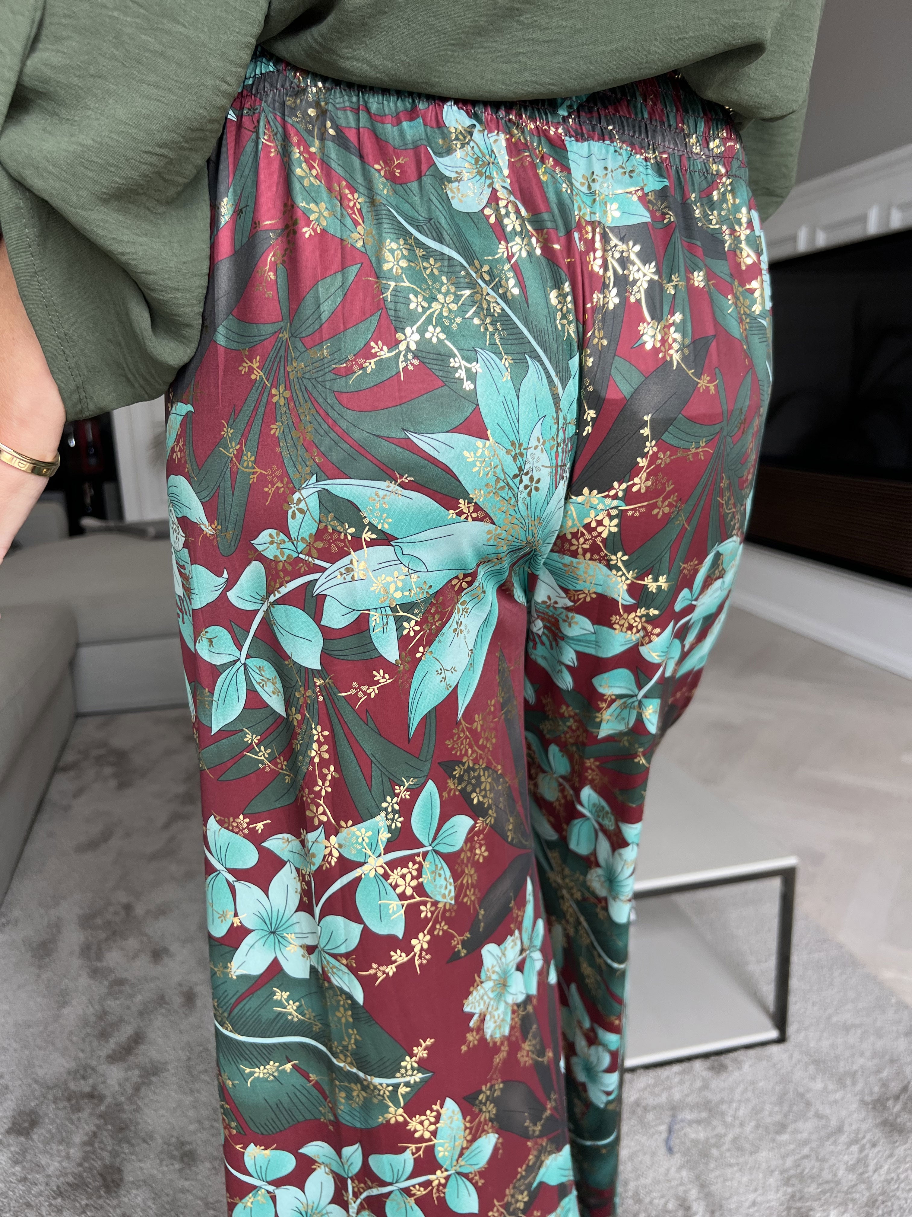 Pams Pants - Lösa mönstrade byxor i elastiskt tyg
